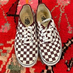 Vans checkered maroon and white lace ups M8.5 W10